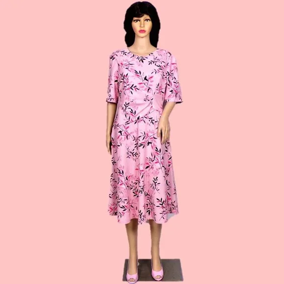 how do maggy london dresses fit Elea Long Sleeve Midi Dress with Belt